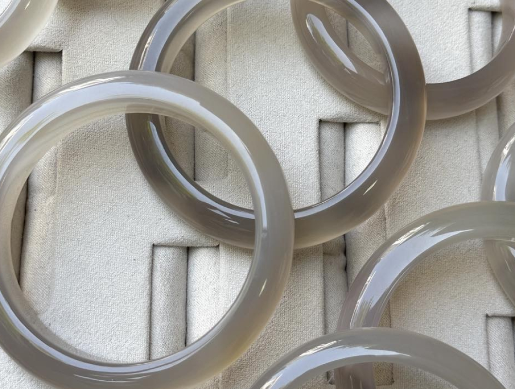 Mẹo Bảo Quản Vòng Bạch Nguyệt Quang Đúng Cách