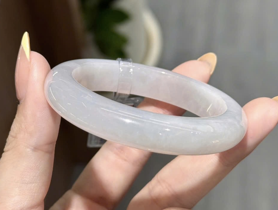 Bạch Ngọc Cẩm Thạch Type A: Vẻ Đẹp Tinh Khôi Và Khí Chất Thoát Tục Tại Sunny Gems