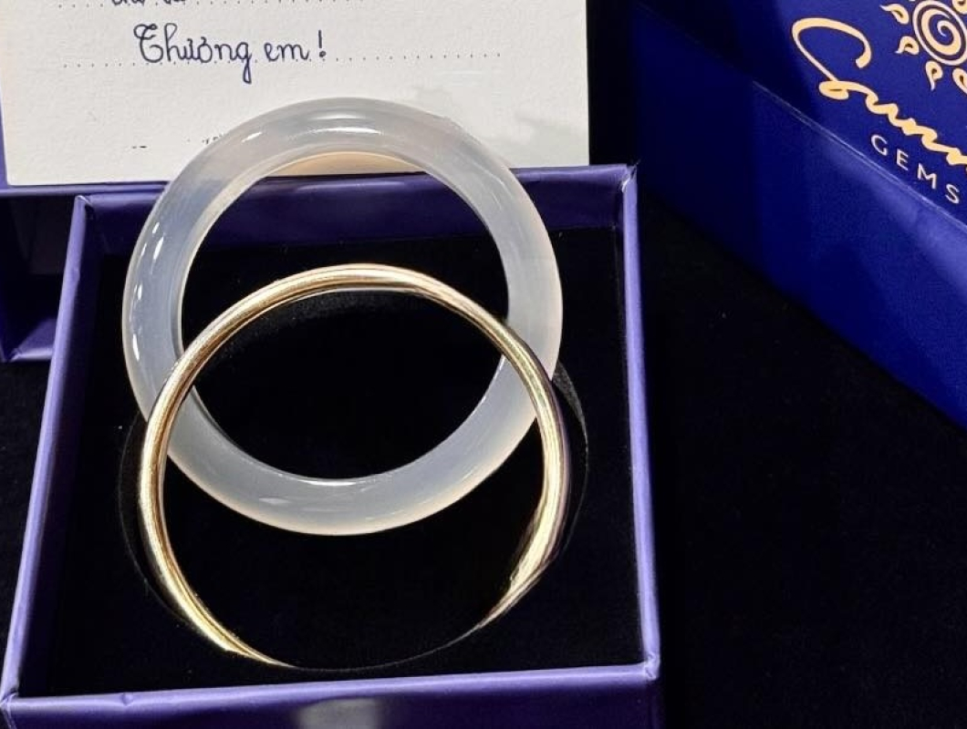 Vòng tay đá va vào nhau liệu có bị vỡ? Tìm hiểu nguyên nhân và cách bảo quản