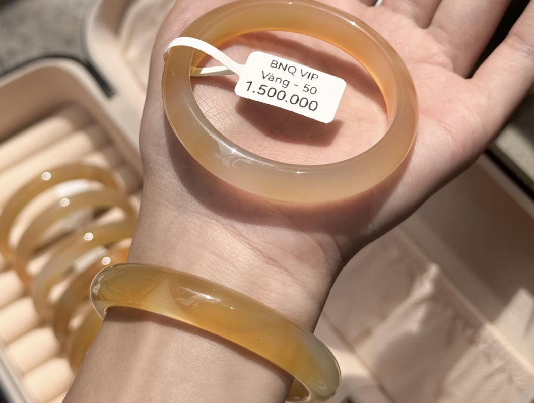 Mệnh Thổ thì chọn vòng đá màu gì cho hợp? Lựa chọn đá phong thủy cho người mệnh Thổ