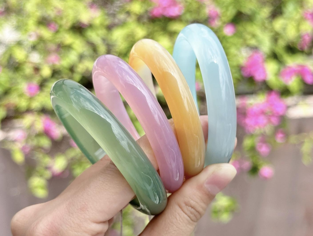 Bí Quyết Chọn Vòng Tay Bạch Nguyệt Quang Theo Mệnh | Hướng Dẫn Từ Sunny Gems Bí Quyết Chọn Vòng Tay Bạch Nguyệt Quang Theo Mệnh | Hướng Dẫn Từ Sunny Gems