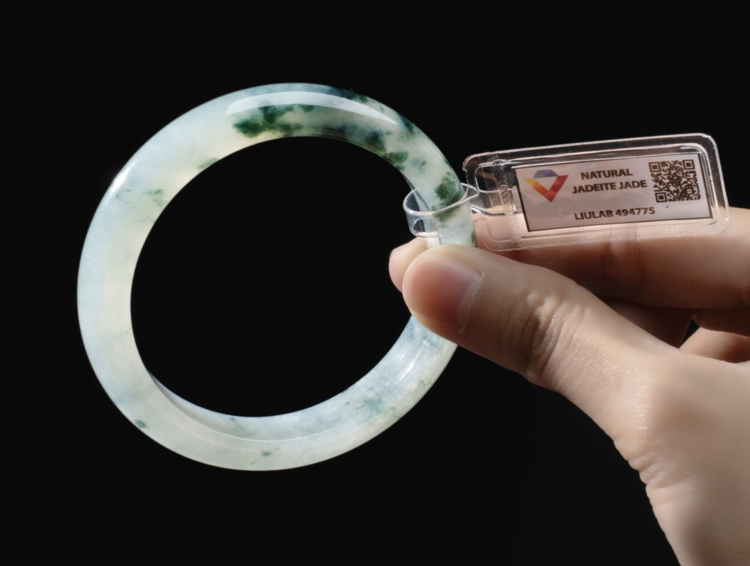 Sự Thật Về Cẩm Thạch: Có Thực Sự Mang Lại Tài Lộc Cho Chủ Sở Hữu?