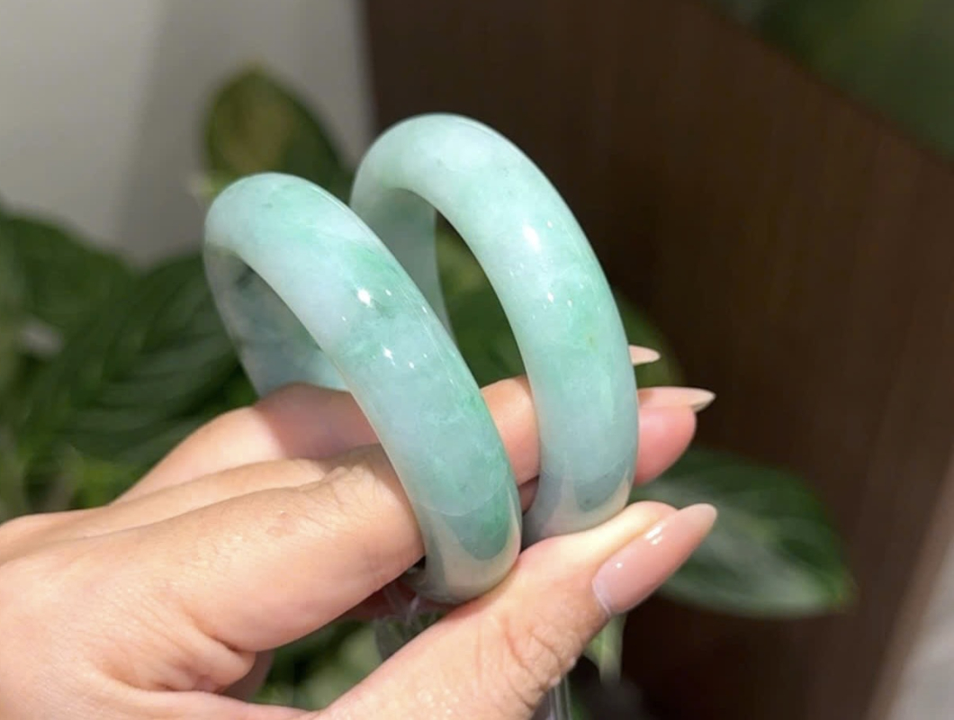 Vòng Cẩm Thạch "Xanh Lý Táo" Type A: Sắc Xanh Tươi Mới Cho Nàng Thơ Hiện Đại