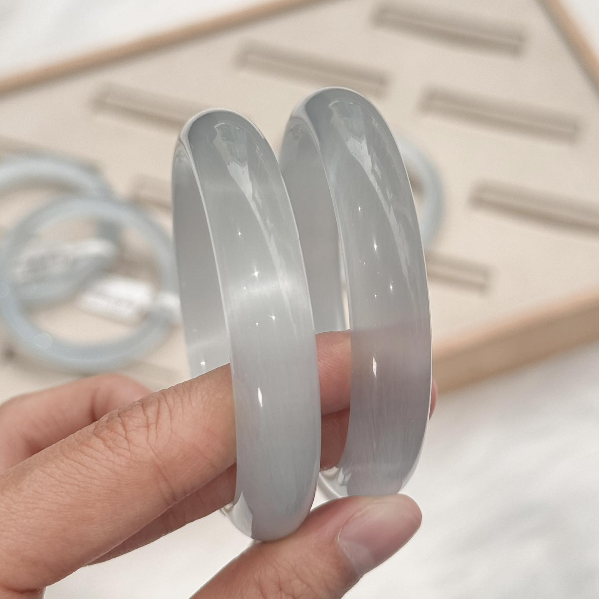 Vòng Đá Mắt Mèo 11mm Trắng Xám