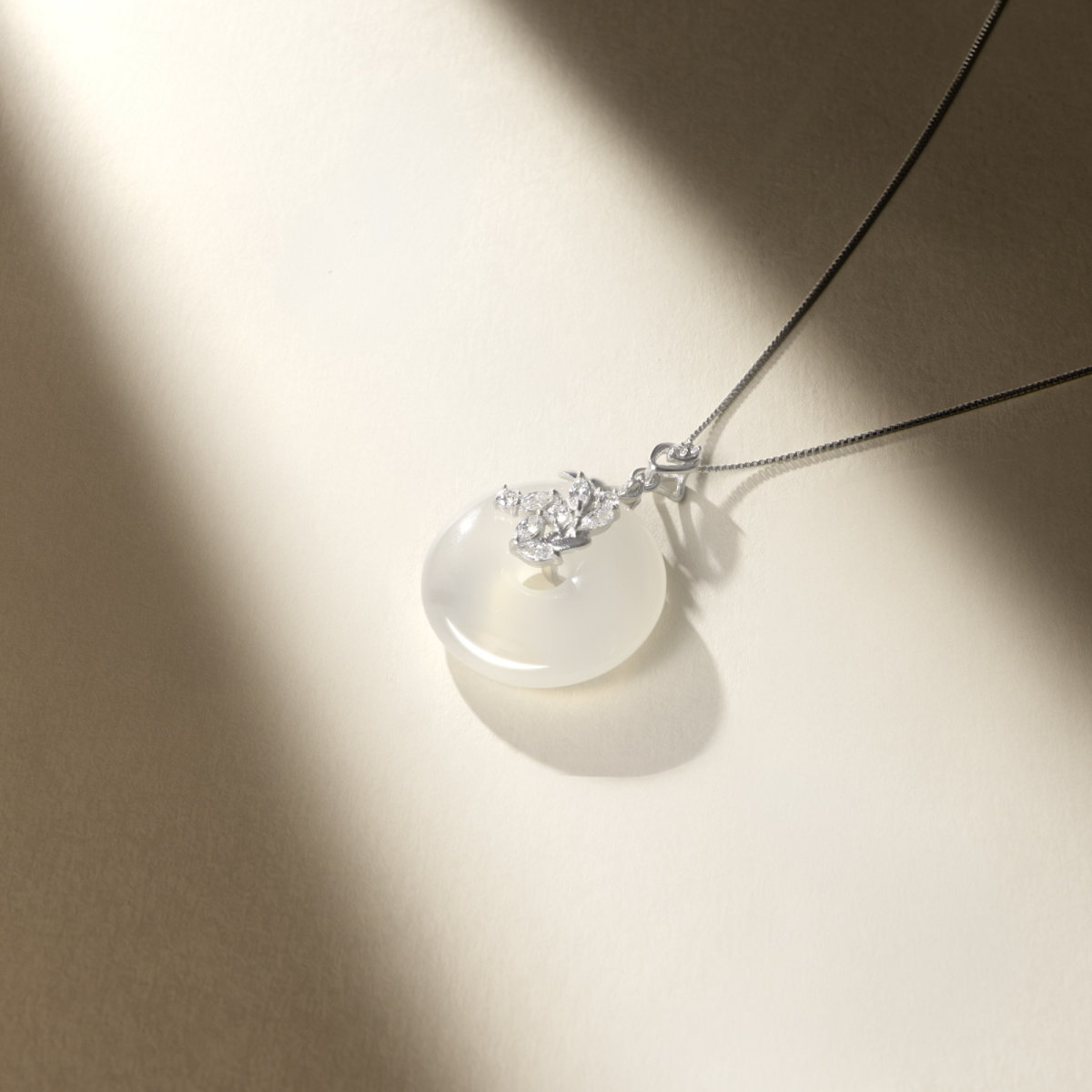 Dây Chuyền Bạc Đá Chalcedony Trắng - Floral Moon