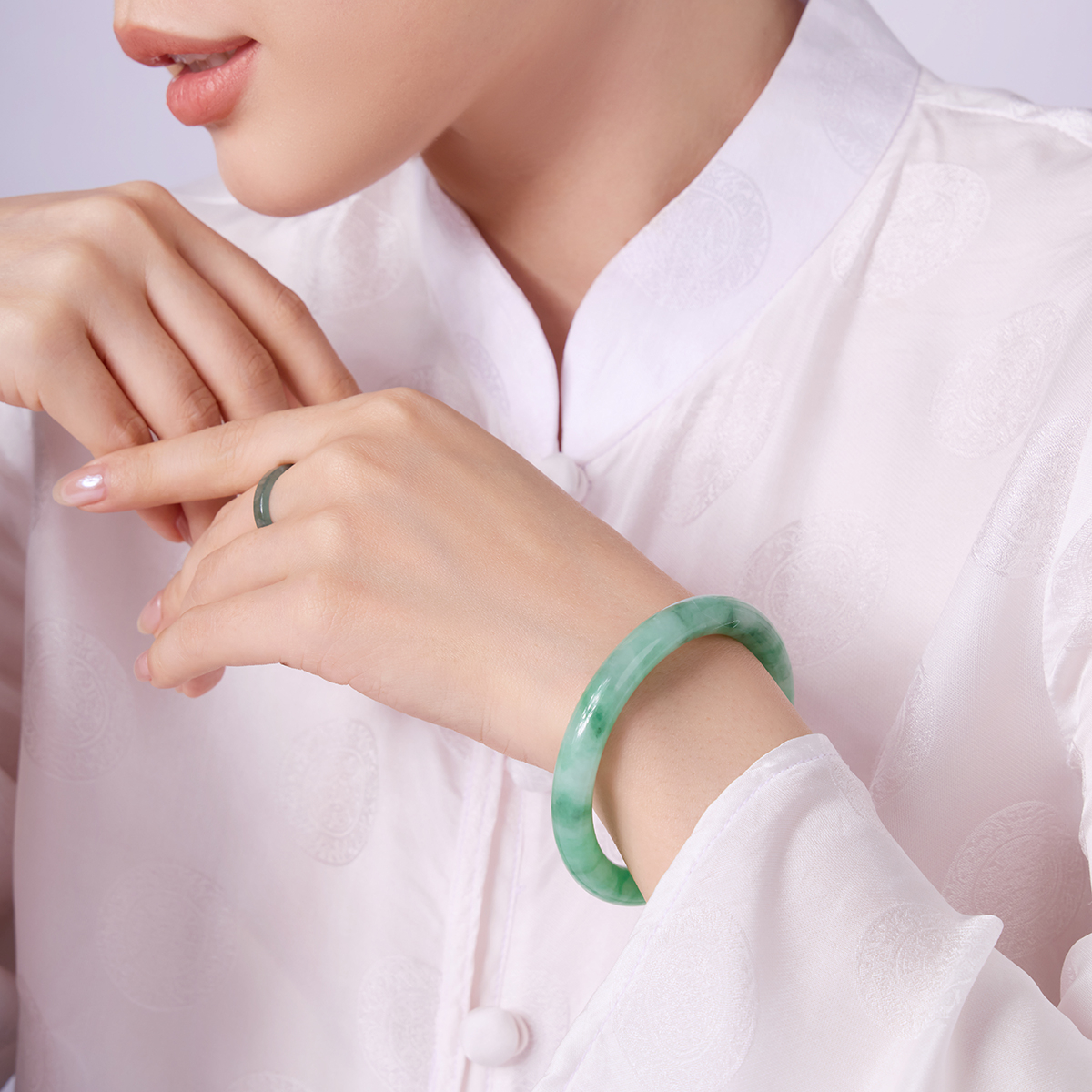 Vòng Ngọc Cẩm Thạch Type B - Trong Lý