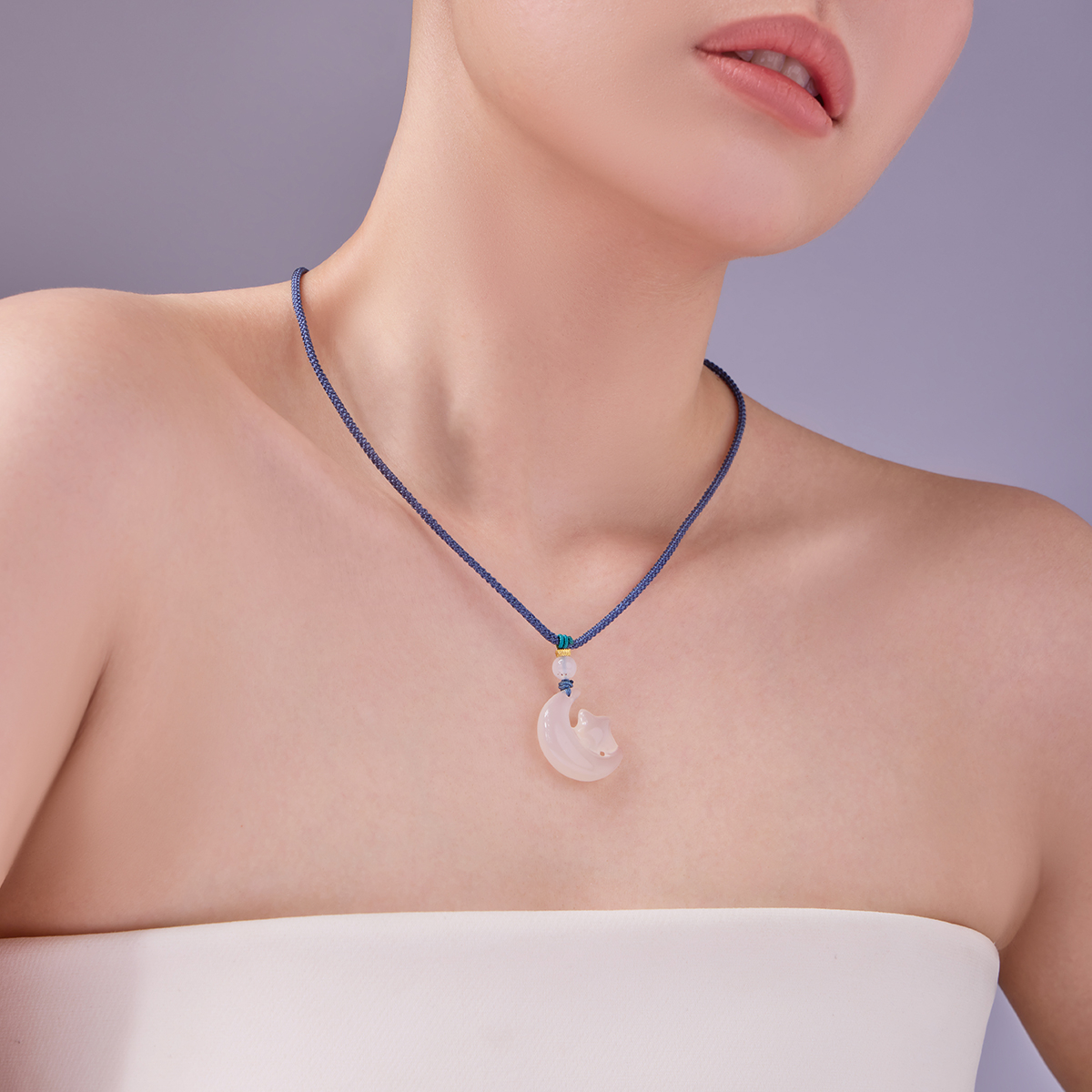 Dây Chuyền Ánh Nguyệt Tinh Tú Đá Chalcedony (Mã Não)