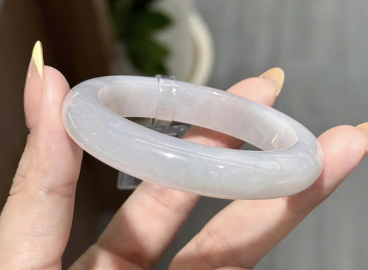 Bạch Ngọc Cẩm Thạch Type A: Vẻ Đẹp Tinh Khôi Và Khí Chất Thoát Tục Tại Sunny Gems