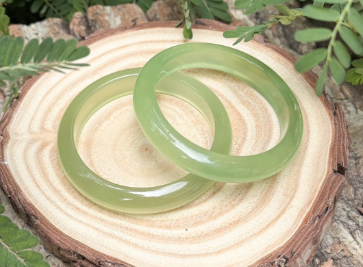 Giải Mã 5 Hiểu Lầm Thường Gặp Để Chọn Vòng Bạch Nguyệt Quang Chuẩn