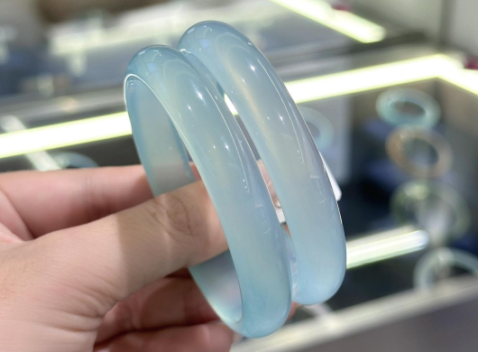 Vòng Tay Bạch Nguyệt Quang Có Kén Mệnh Không?