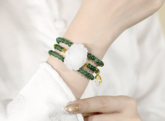 Chuỗi Lam Ngọc 108 Hạt: Vật Phẩm Chữa Lành Cho Tâm Hồn Thời Đại Số