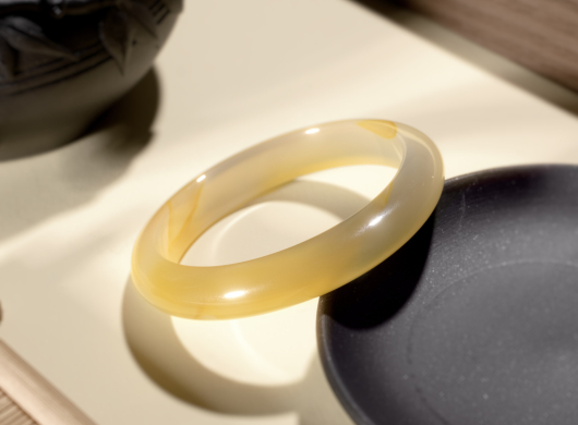 Vòng Mã Não Bạch Nguyệt Quang: Món Quà 20/10 Tinh Tế Cho Người Phụ Nữ Bạn Yêu Thương