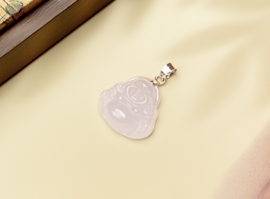 Mặt Dây Chuyền Cẩm Thạch Type A: Tuyệt Tác Điêu Khắc Từ Ngọc Nguyên Khối