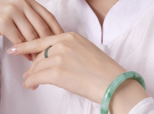 Giải Mã Ý Nghĩa Đeo Nhẫn Ngọc Từng Ngón Tay Theo Phong Thủy 