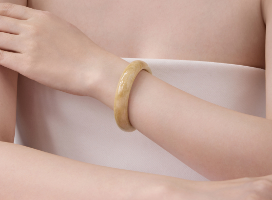 Cẩm Thạch Phong Thủy: Ý Nghĩa, Tác Dụng & Cách Chọn Vòng Tay Hút Tài Lộc