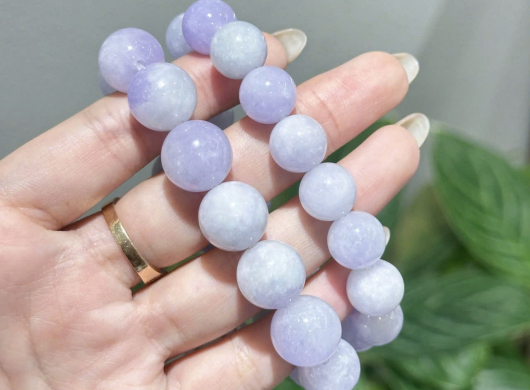 Chuỗi Cẩm Thạch Type B Sắc Tím: Biểu Tượng Của Sự Thanh Lịch Và Bình An Tại Sunny Gems