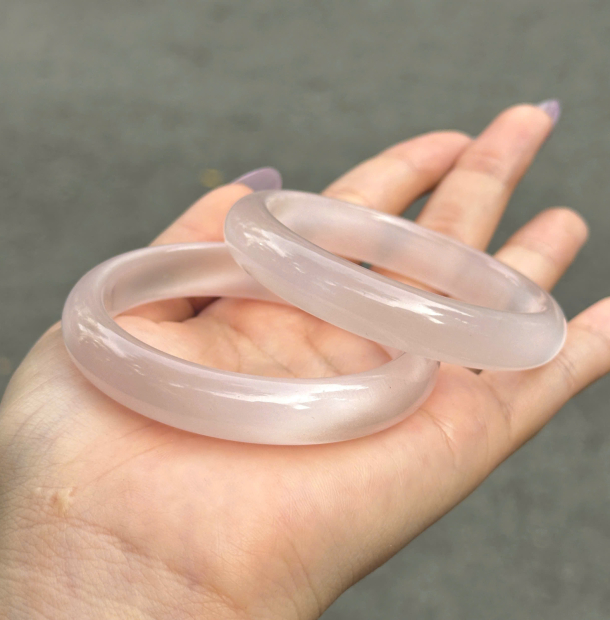 Vòng Đá Mắt Mèo 11mm Trắng Hồng