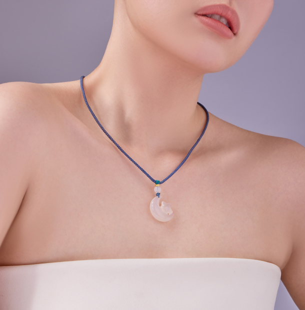 Dây Chuyền Ánh Nguyệt Tinh Tú Đá Chalcedony (Mã Não)